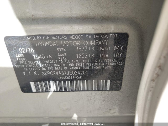 Hyundai ACCENT SE 2018 3KPC24A37JE024201 Image 9