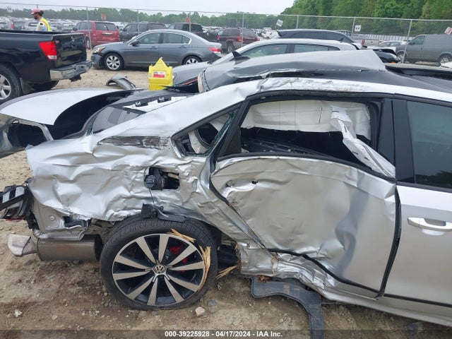 1VWJM7A39JC051729 Volkswagen Passat 3.6l V6 Gt