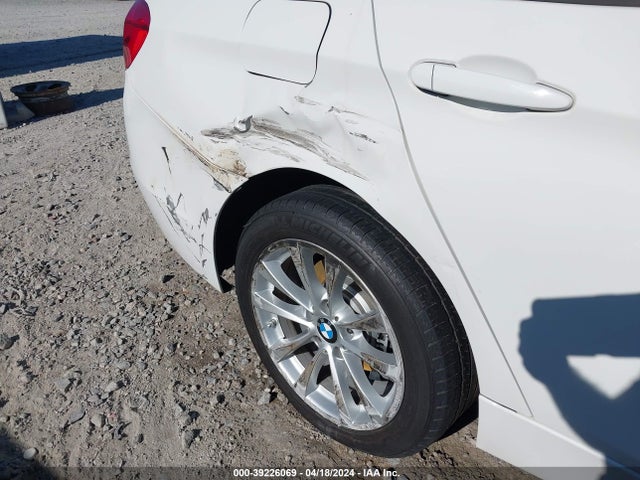 WBA8A3C58JA492438 BMW 320i Xdrive