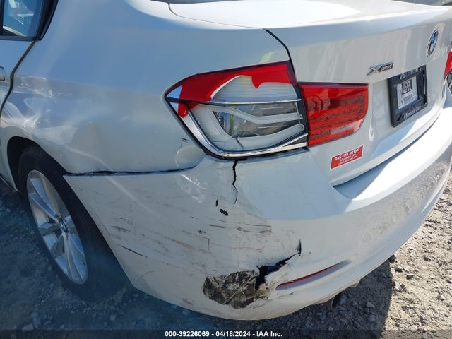 WBA8A3C58JA492438 BMW 320i Xdrive