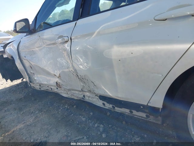 WBA8A3C58JA492438 BMW 320i Xdrive