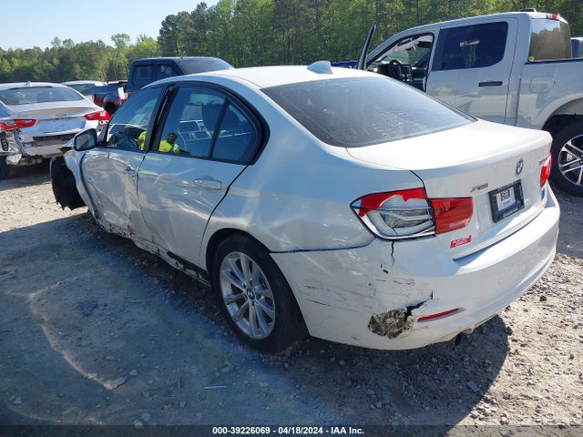 WBA8A3C58JA492438 BMW 320i Xdrive