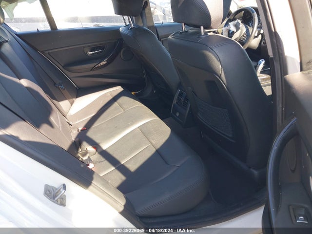WBA8A3C58JA492438 BMW 320i Xdrive