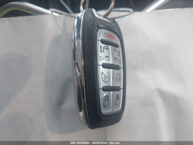 2C4RC1DG3LR145068 Chrysler Voyager Lxi
