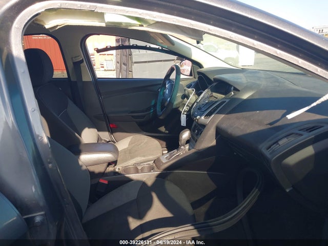 Ford FOCUS SE 2014 1FADP3F22EL210831 Image 5