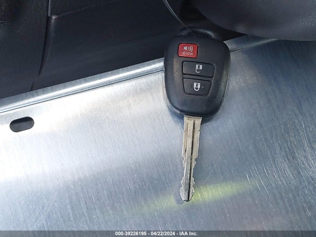 Toyota RAV4 LE 2018 2T3ZFREV5JW433003 Image 11