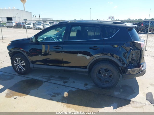 Toyota RAV4 LE 2018 2T3ZFREV5JW433003 Image 15