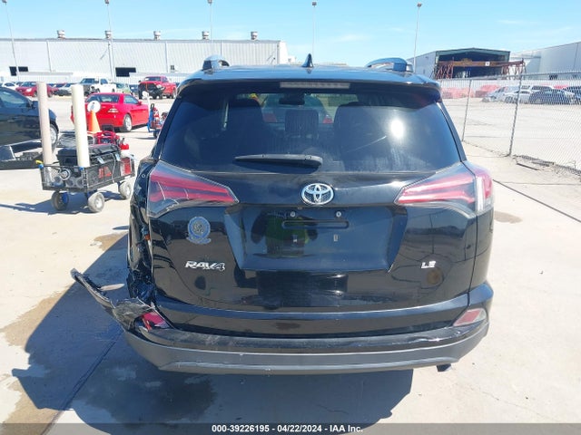 Toyota RAV4 LE 2018 2T3ZFREV5JW433003 Image 17