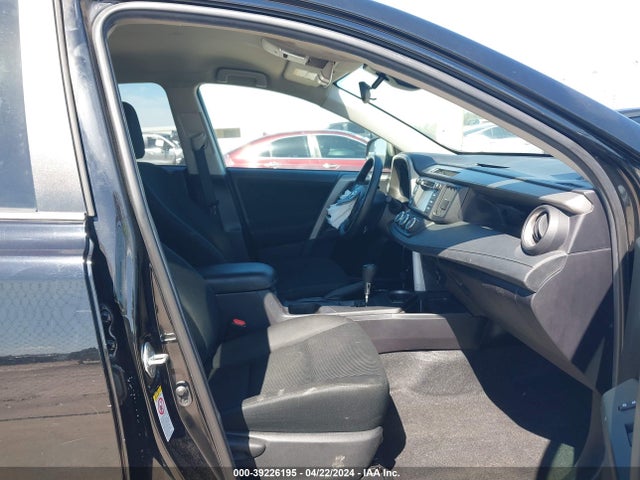 Toyota RAV4 LE 2018 2T3ZFREV5JW433003 Image 5