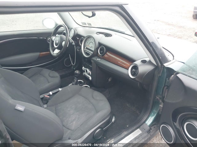 2009 MINI COOPER WMWMF33569TW72498 Photo 4