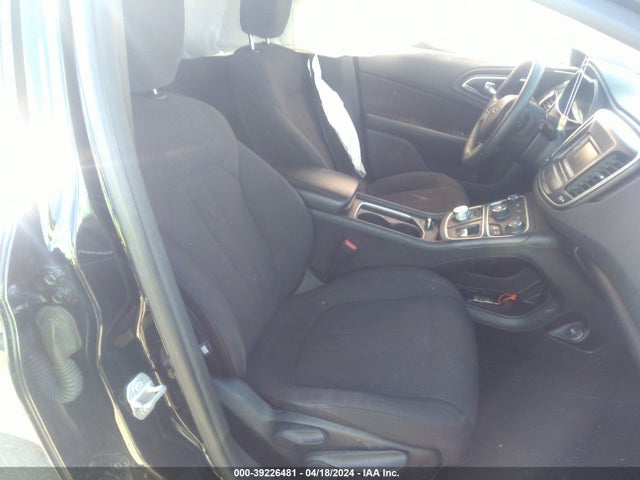 Chrysler 200 Limited 2016 1C3CCCAB9GN165696 Image 5