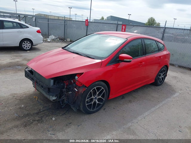 Ford FOCUS SE 2015 1FADP3K20FL348441 Image 2