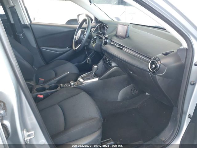3MYDLBYV2KY522756 Toyota YARIS LE