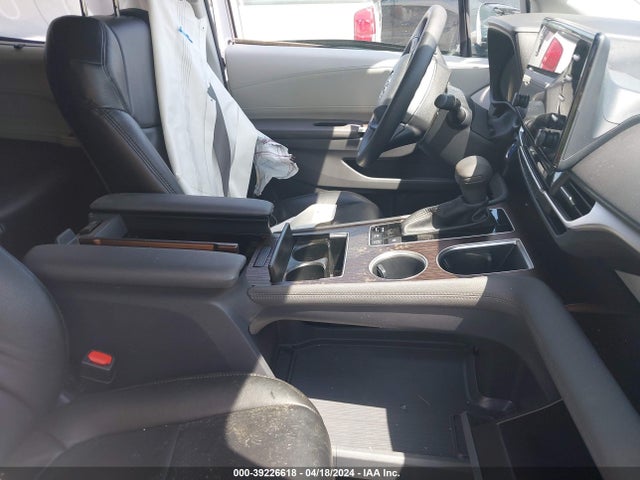 Toyota SIENNA LE 2023 5TDKRKEC2PS145206 Image 5