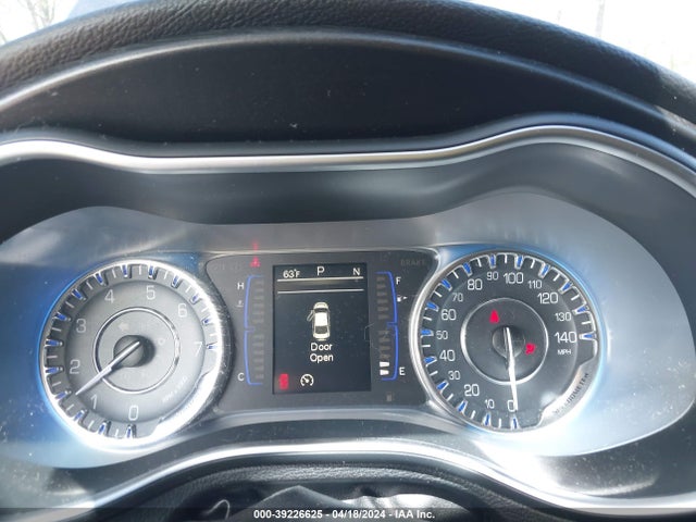 1C3CCCABXFN690605 Chrysler 200 Limited