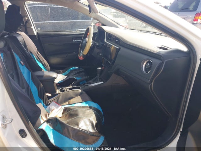 Toyota COROLLA SE 2018 5YFBURHE9JP853411 Image 5