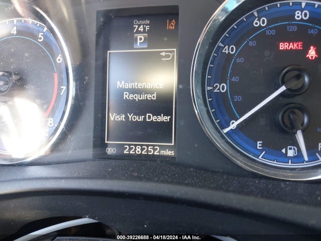 Toyota COROLLA SE 2018 5YFBURHE9JP853411 Image 7