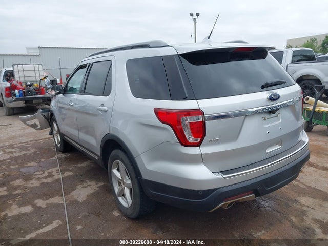 Ford EXPLORER XLT 2018 1FM5K7D83JGB30500 Image 3