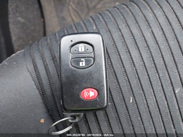 Toyota Prius V Three 2015 JTDZN3EU7FJ039161 Image 11