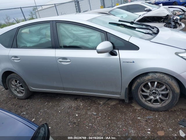 Toyota Prius V Three 2015 JTDZN3EU7FJ039161 Image 13