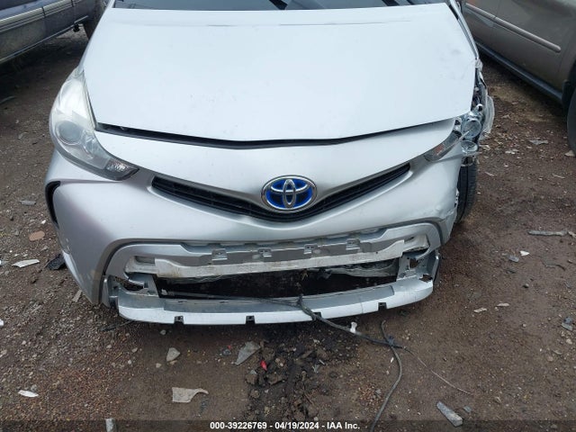Toyota Prius V Three 2015 JTDZN3EU7FJ039161 Image 17