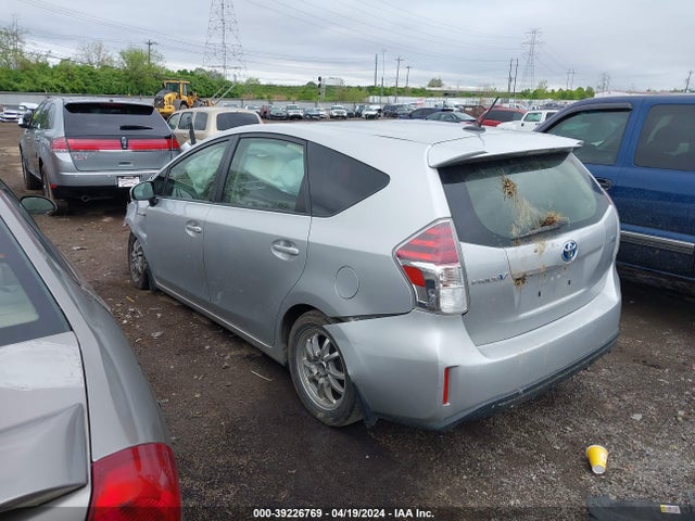 Toyota Prius V Three 2015 JTDZN3EU7FJ039161 Image 3