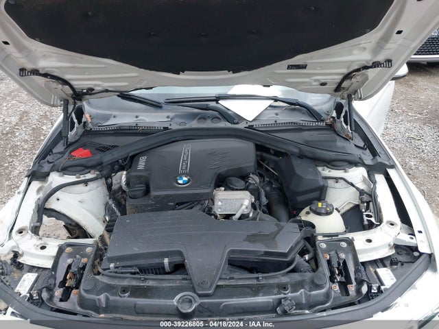 BMW 328i Xdrive 2016 WBA8E3G5XGNU02206 Image 10
