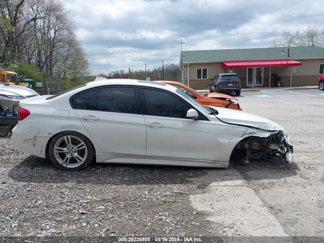 BMW 328i Xdrive 2016 WBA8E3G5XGNU02206 Image 13