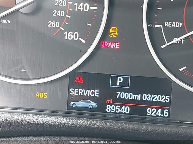 BMW 328i Xdrive 2016 WBA8E3G5XGNU02206 Image 15