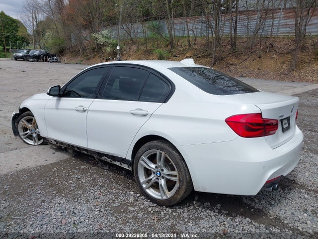 BMW 328i Xdrive 2016 WBA8E3G5XGNU02206 Image 3