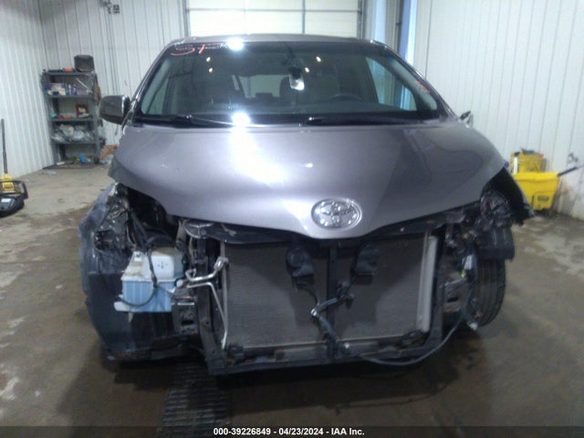 Toyota Sienna Le 8 Passenger 2017 5TDKZ3DC5HS831085 Image 13
