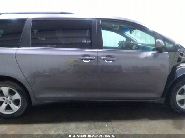 Toyota Sienna Le 8 Passenger 2017 5TDKZ3DC5HS831085 Image 14