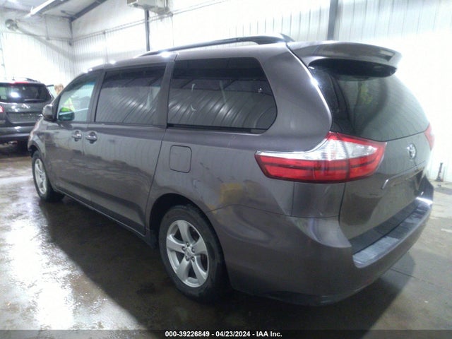 Toyota Sienna Le 8 Passenger 2017 5TDKZ3DC5HS831085 Image 3