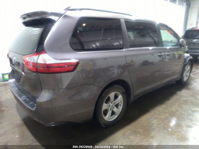 Toyota Sienna Le 8 Passenger 2017 5TDKZ3DC5HS831085 Image 4