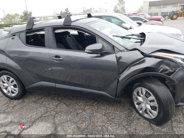 Toyota C-HR LE 2020 JTNKHMBX7L1068731 Image 13