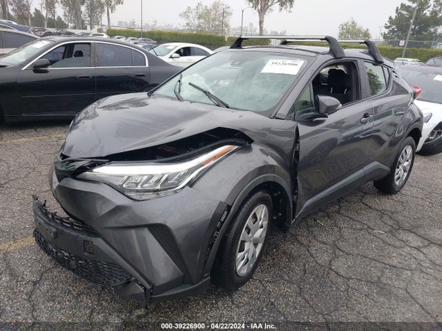 Toyota C-HR LE 2020 JTNKHMBX7L1068731 Image 2