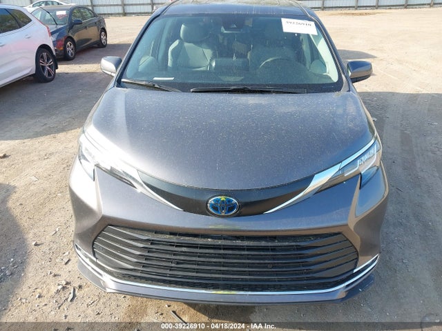 Toyota SIENNA XLE 2022 5TDJRKEC4NS134751 Image 13