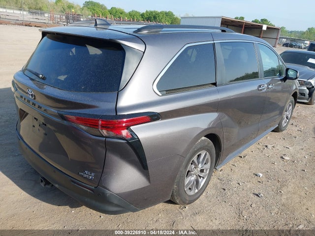 Toyota SIENNA XLE 2022 5TDJRKEC4NS134751 Image 4