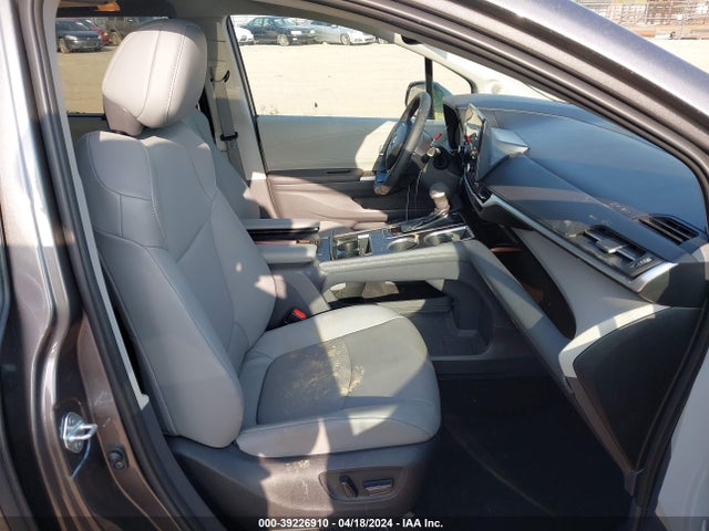 Toyota SIENNA XLE 2022 5TDJRKEC4NS134751 Image 5
