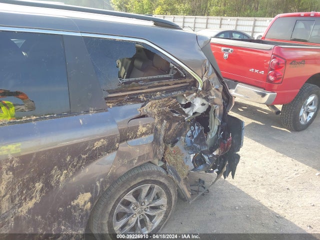 Toyota SIENNA XLE 2022 5TDJRKEC4NS134751 Image 6