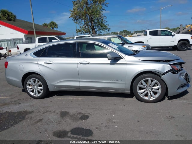 Chevrolet IMPALA 1LT 2018 2G1105S39J9163822 Image 13