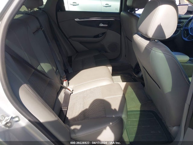Chevrolet IMPALA 1LT 2018 2G1105S39J9163822 Image 8