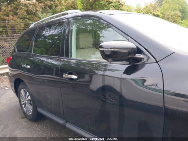 5N1DR2MN8JC615187 Nissan Pathfinder Sl