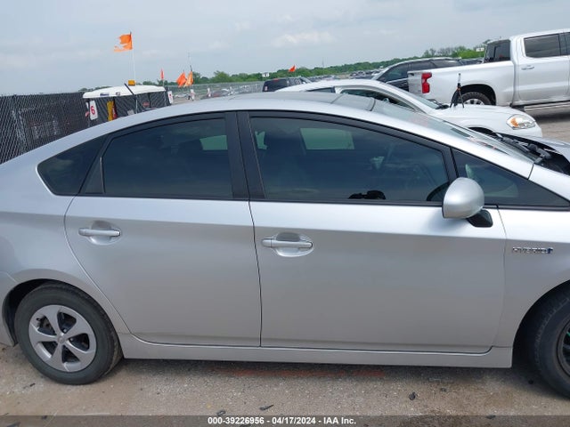 Toyota Prius Four 2015 JTDKN3DU6F1926513 Image 13