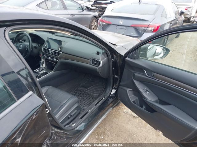 1HGCV1F94JA121895 Honda Accord Touring