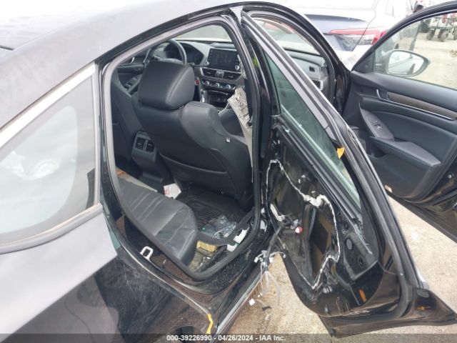 1HGCV1F94JA121895 Honda Accord Touring