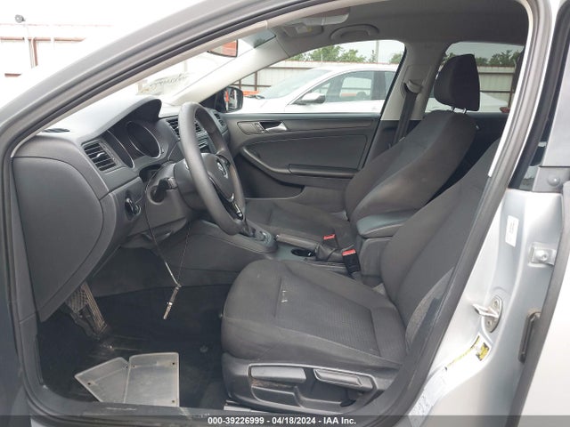3VW2K7AJXFM249640 Volkswagen Jetta 2.0l S
