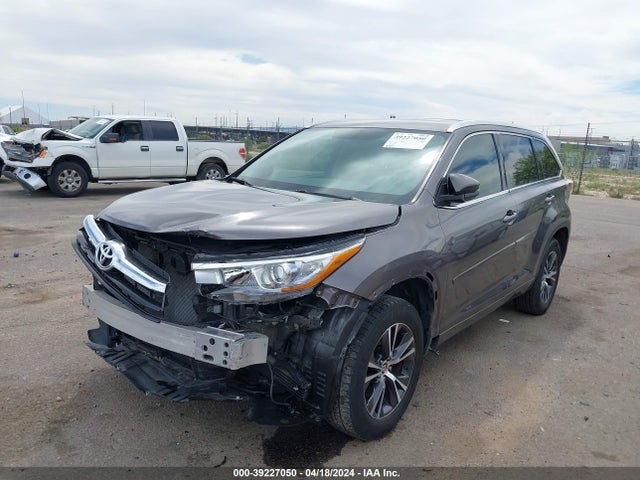 Toyota Highlander Xle V6 2016 5TDKKRFH0GS147690 Image 2