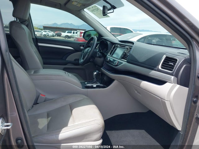 Toyota Highlander Xle V6 2016 5TDKKRFH0GS147690 Image 5