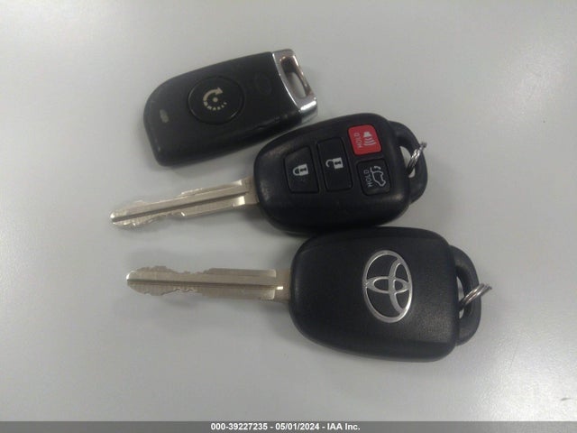 Toyota Rav4 Xle 2015 JTMRFREV9FD155226 Image 11